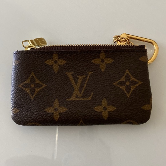 Louis Vuitton Key Pouch in Monogram print - Picture 2 of 9